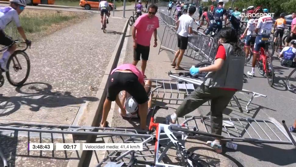 Burgos crash (GCN/Eurosport)