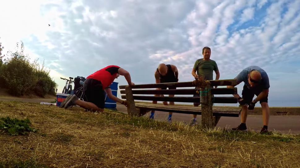 Southend cyclists renovate bench