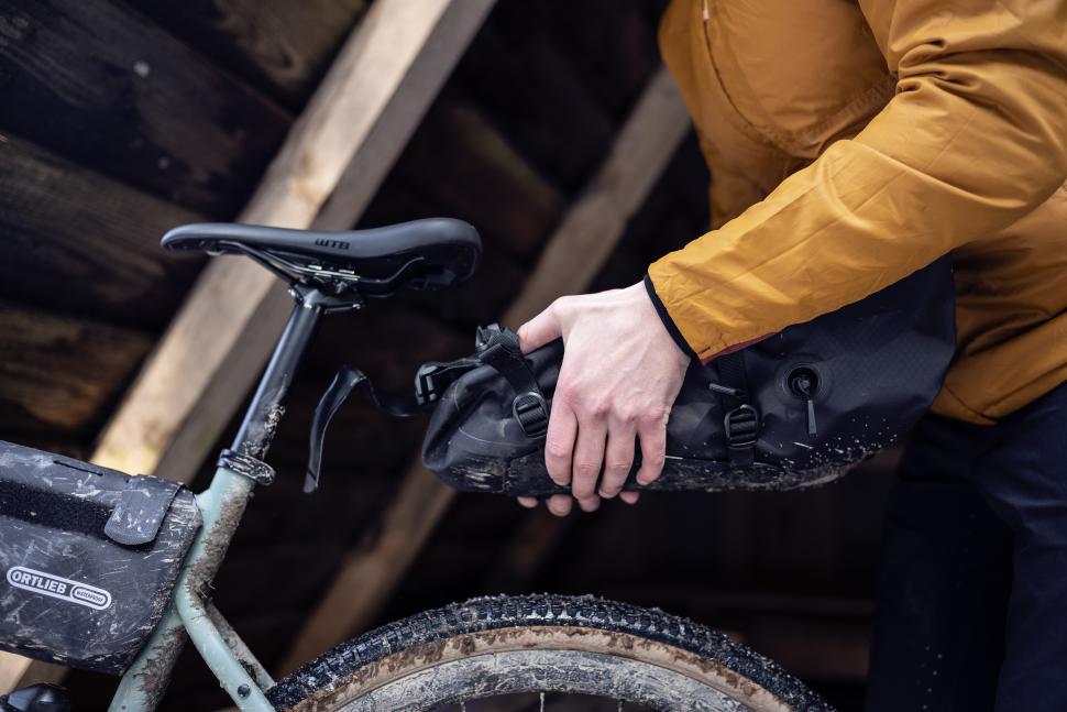 2022 Ortlieb Seat-Pack QR lifestyle 2