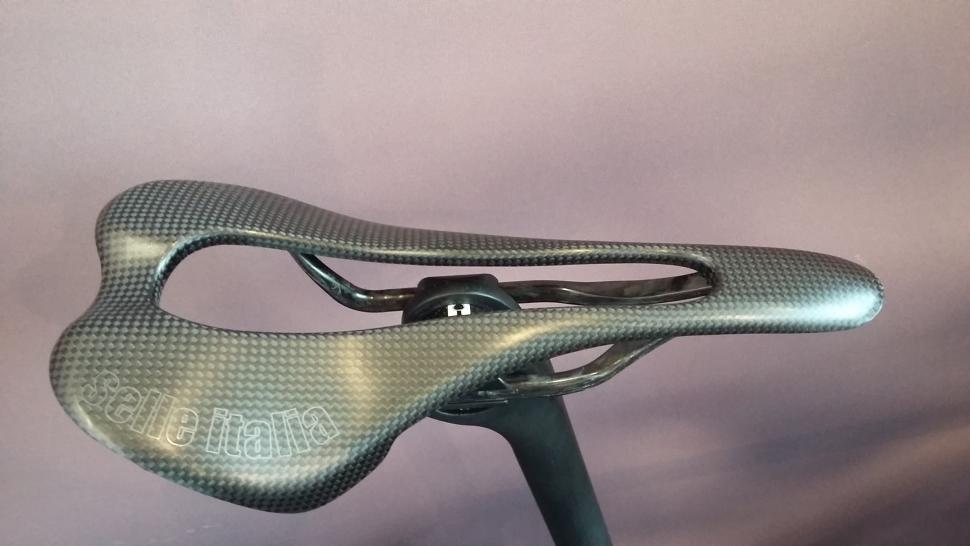Selle Italia SLR C59 saddle.jpg