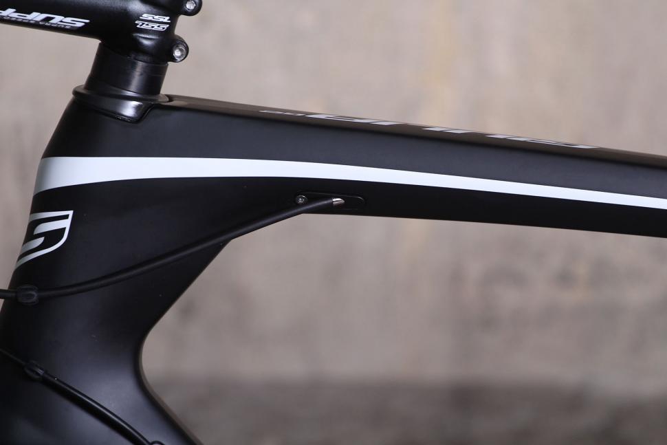 Sensa Giulia G2 - head tube shape.jpg