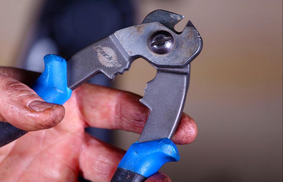 Sharp cutter wth crimpers