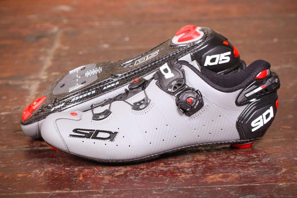 sidi_wire_2_matt_carbon_shoes_-_side.jpg