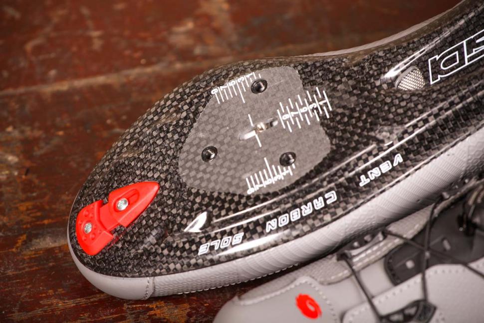 sidi_wire_2_matt_carbon_shoes_-_sole_toe.jpg