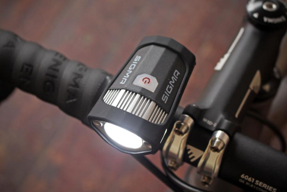Sigma Buster 200 Led Front Light 2.jpg