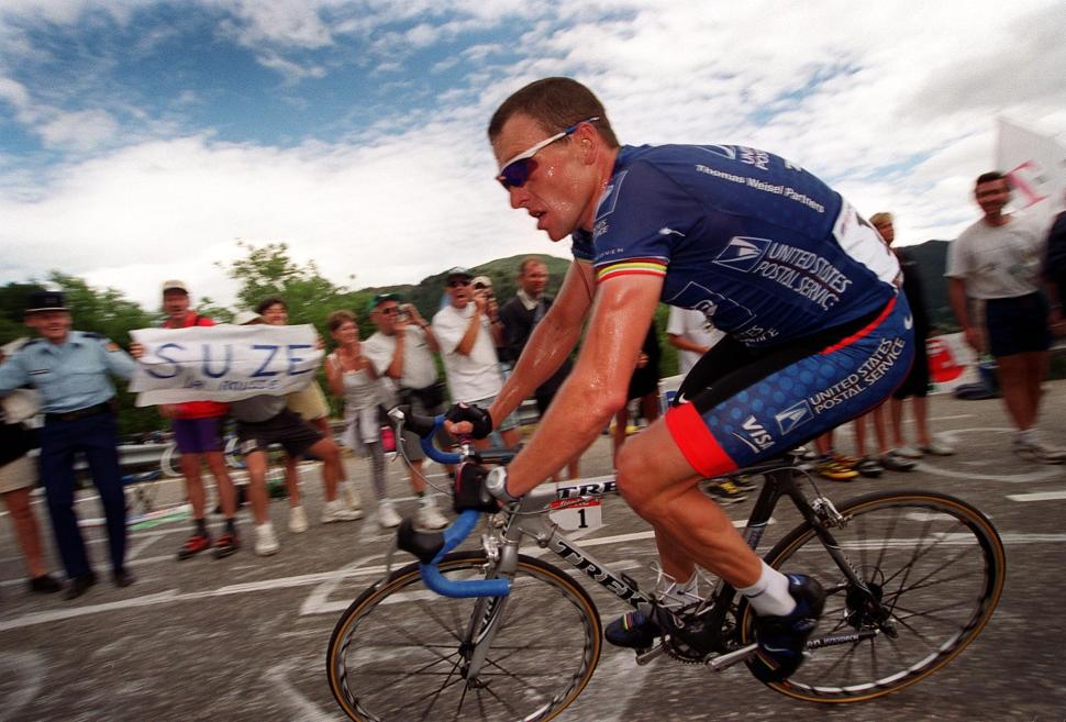 Simon Wilkinson-SWpix.com_. Tour de France 2001, Stage 10. Aix Les Bains - L'Alpe d' Huez Copyright SIMON WILKINSON 01943 436649