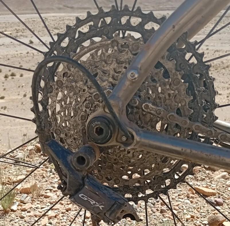 Sofiane Sehili broken rear mech