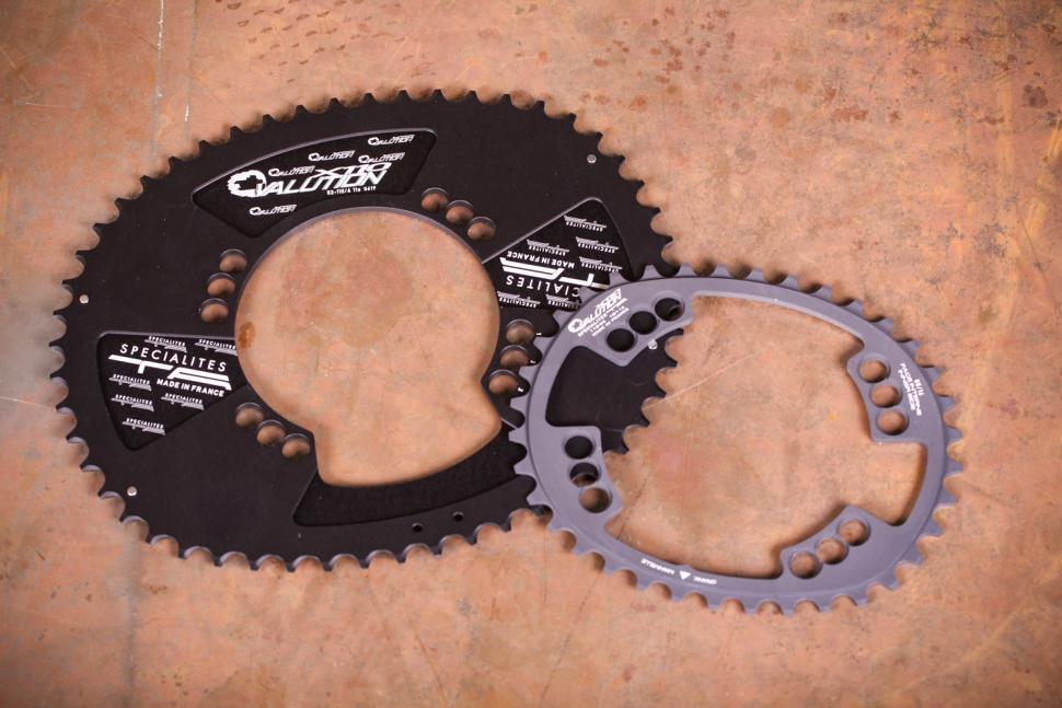 Specialites Ovalution 4 arm chainrings