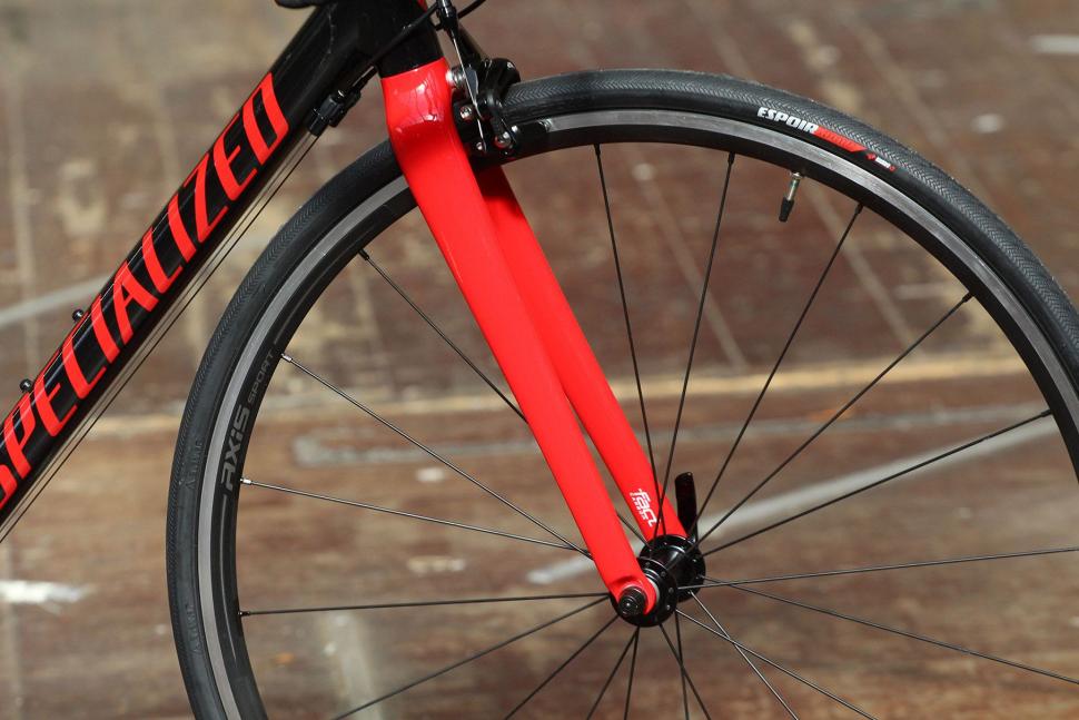 Specialized Allez E5 - fork.jpg