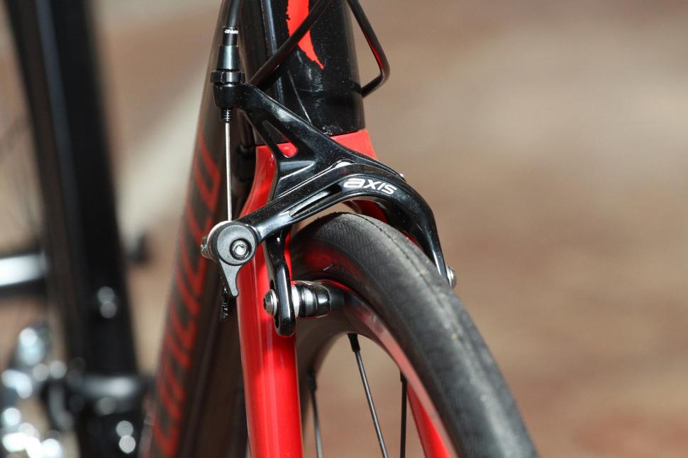 Specialized Allez E5 - front brake 2.jpg