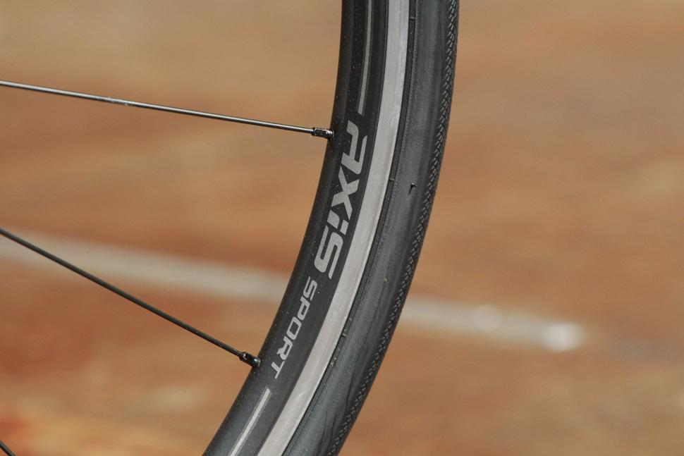 Specialized Allez E5 - rim.jpg