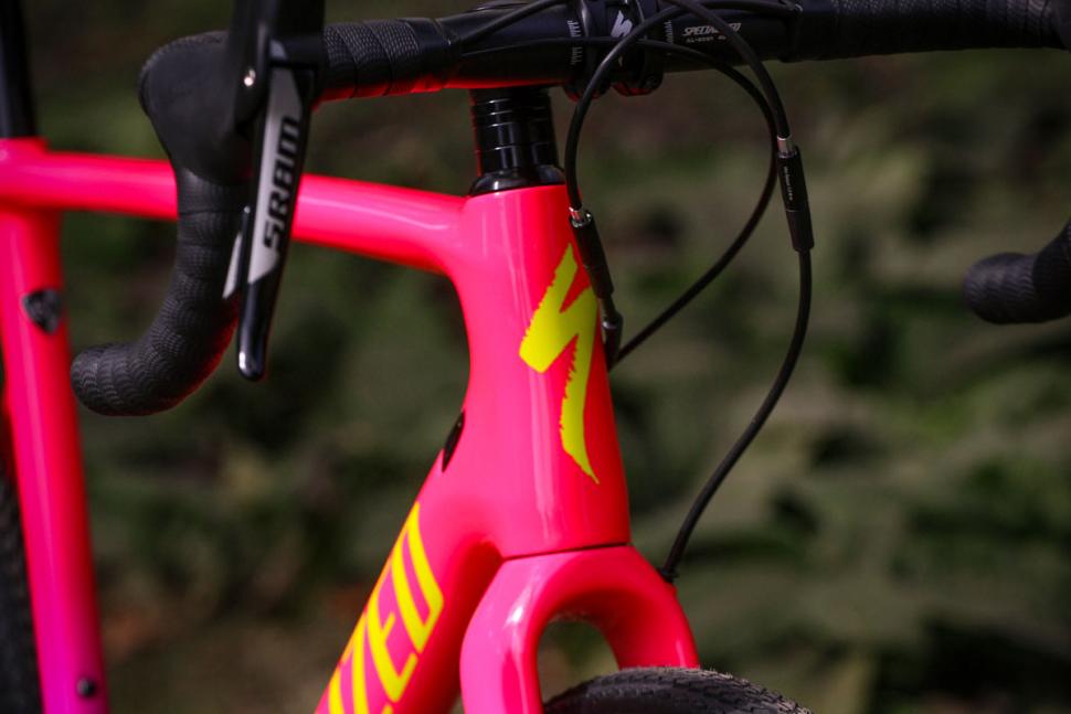 Specialized Crux Elite - head tube badge.jpg