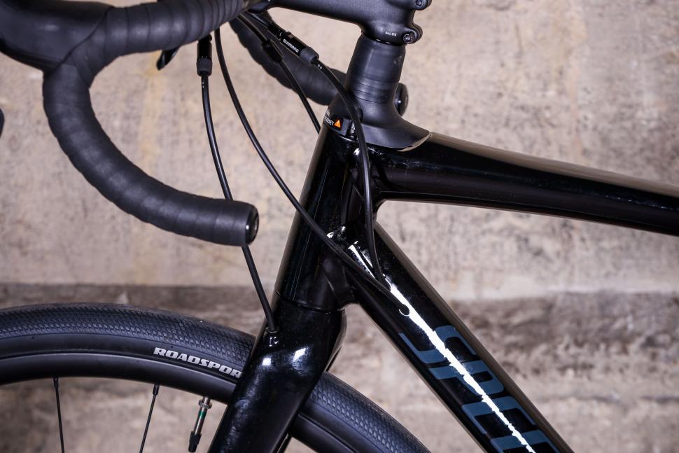 Specialized Diverge Comp E5 - cable route.jpg