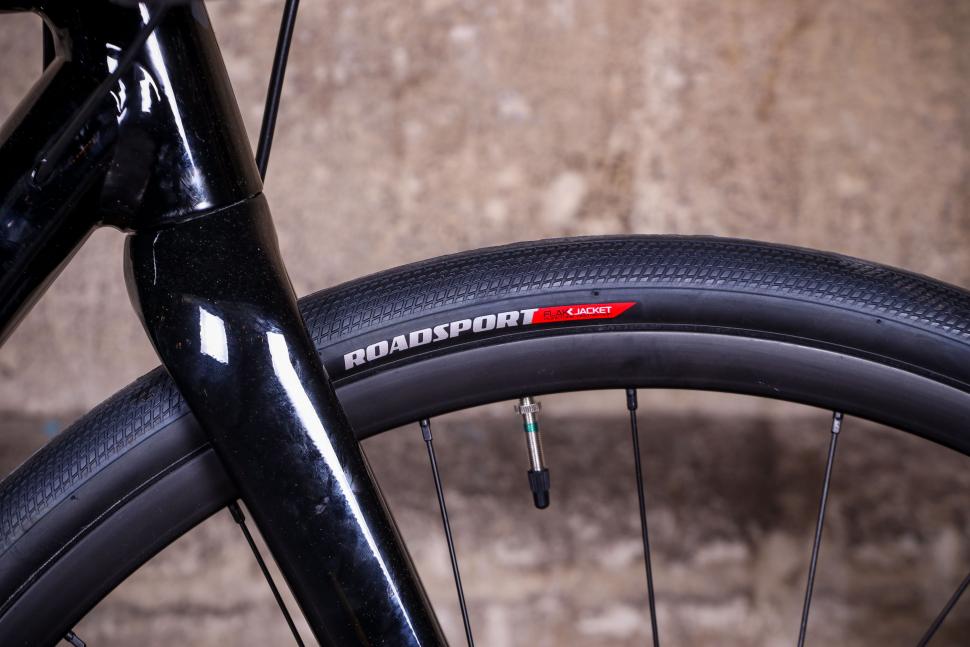 Specialized Diverge Comp E5 - tyre.jpg
