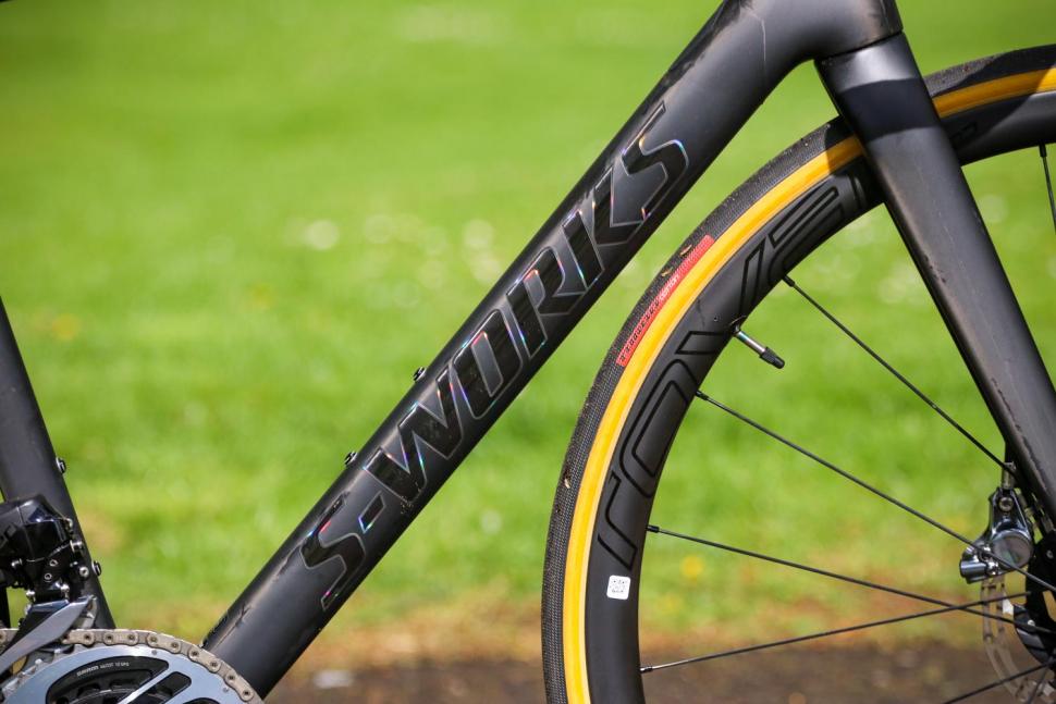 Specialized Roubaix - down tube.jpg