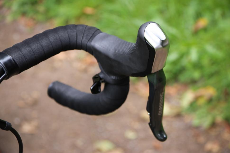 Specialized S-Works Diverge - bar and shifter 2.jpg