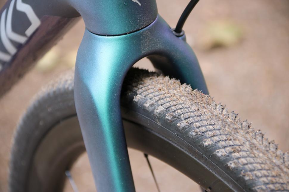 Specialized S-Works Diverge - fork clearance.jpg