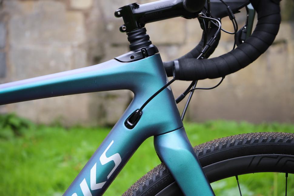 Specialized S-Works Diverge - head tube.jpg
