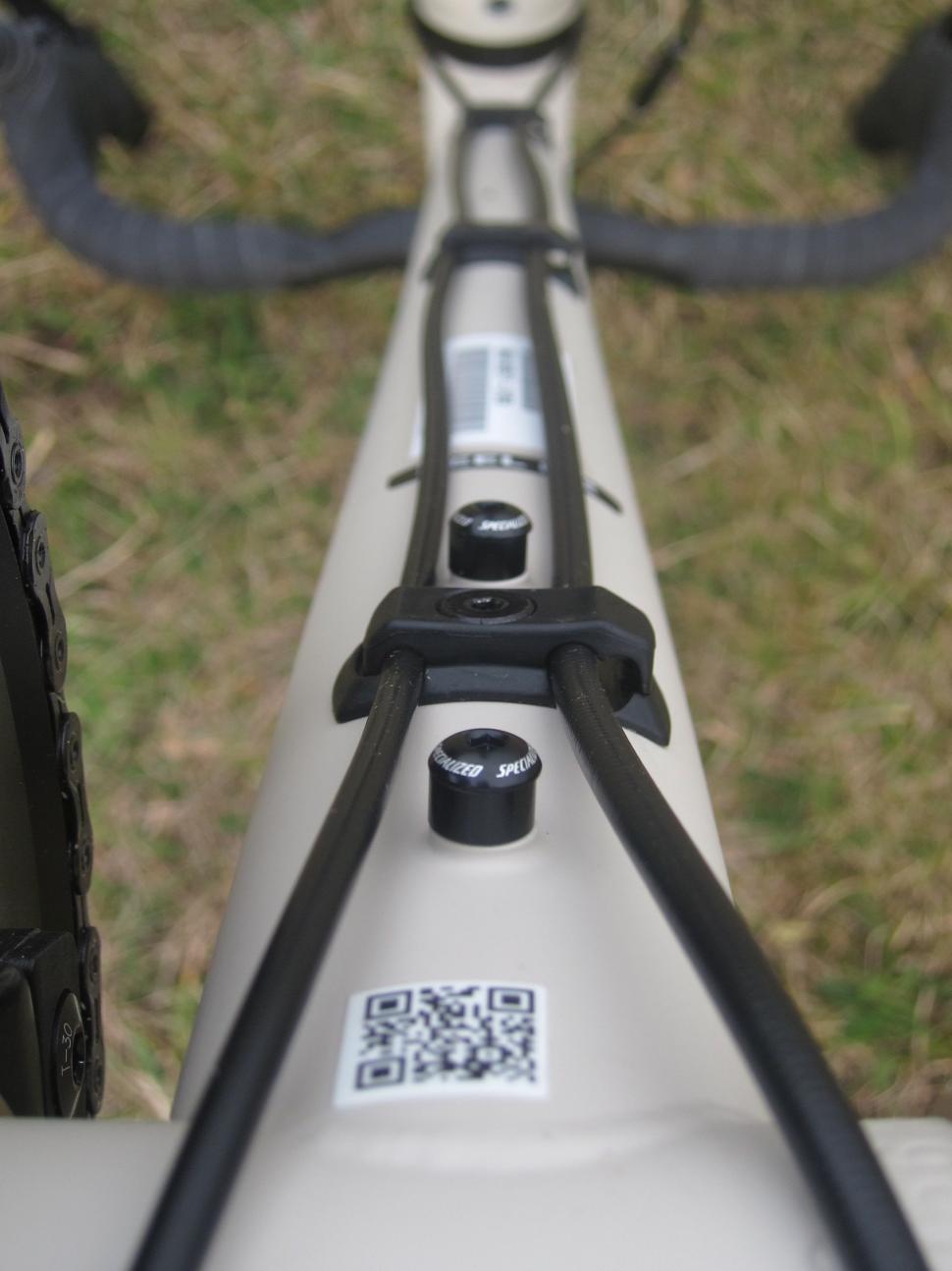 Specialized Sequoia Expert - Down Tube Cable Routing Bottle Boss.jpg