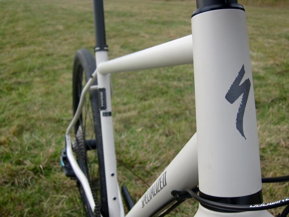 Specialized Sequoia Expert - Head Tube Front.jpg