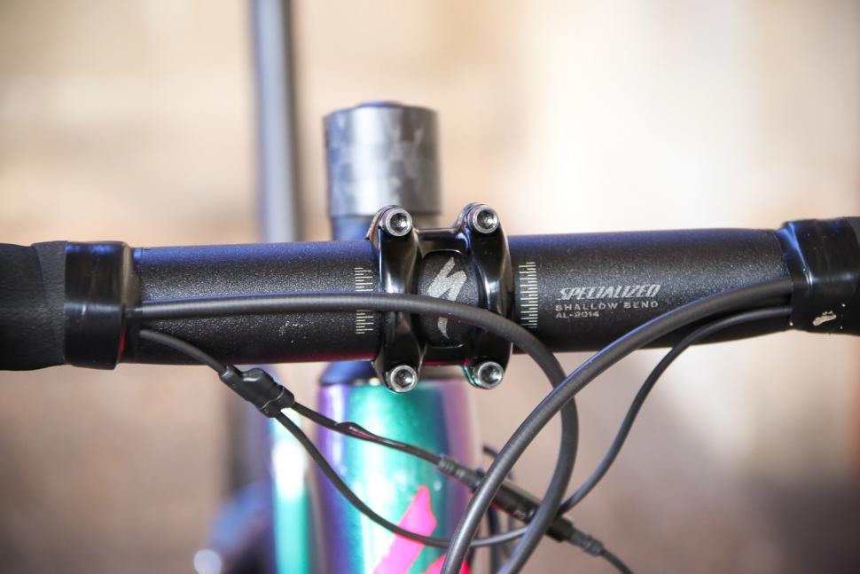 Specialized Tarmac SL 6 Pro - bars 2.jpg