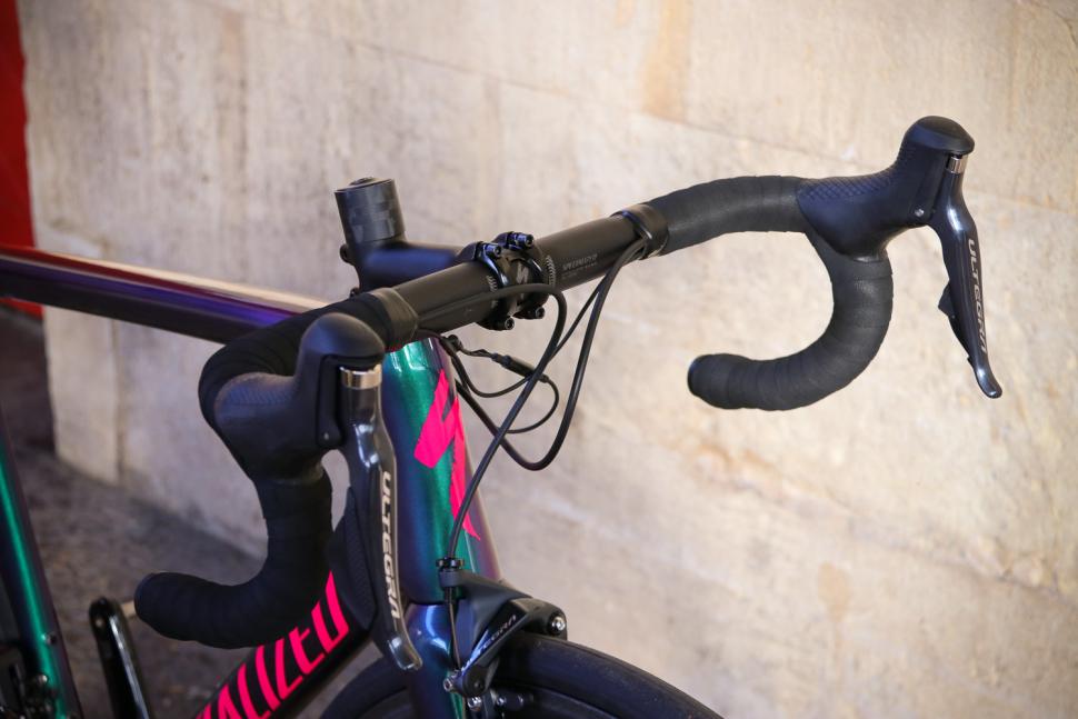 Specialized Tarmac SL 6 Pro - bars.jpg