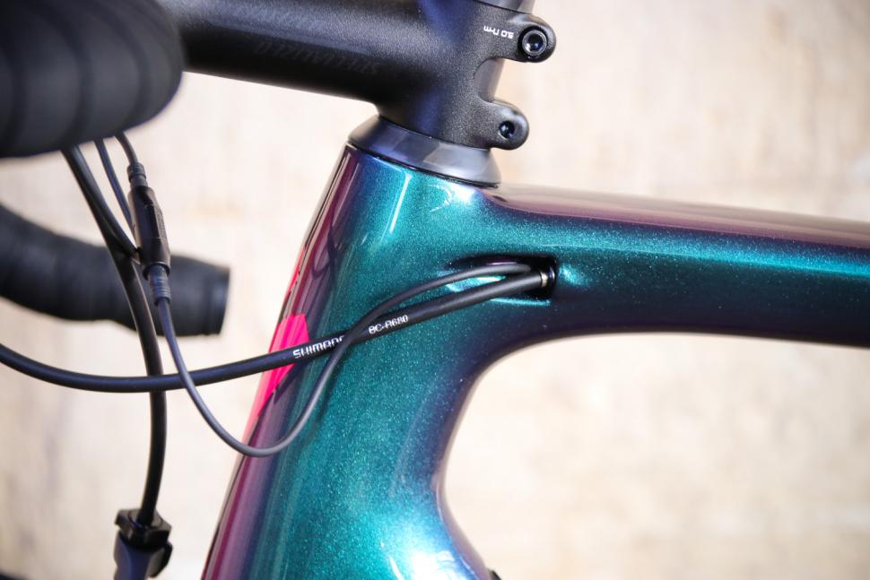 Specialized Tarmac SL 6 Pro - cable route.jpg