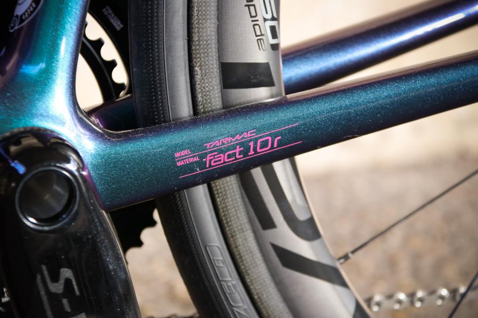 Specialized Tarmac SL 6 Pro - chain stay detail.jpg