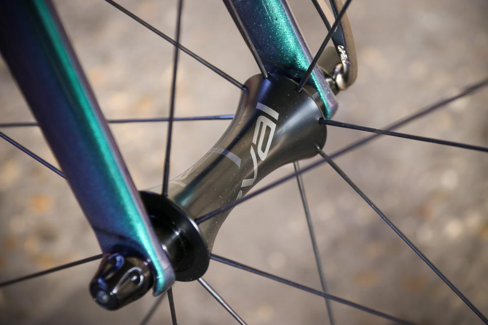 Specialized Tarmac SL 6 Pro - hub.jpg