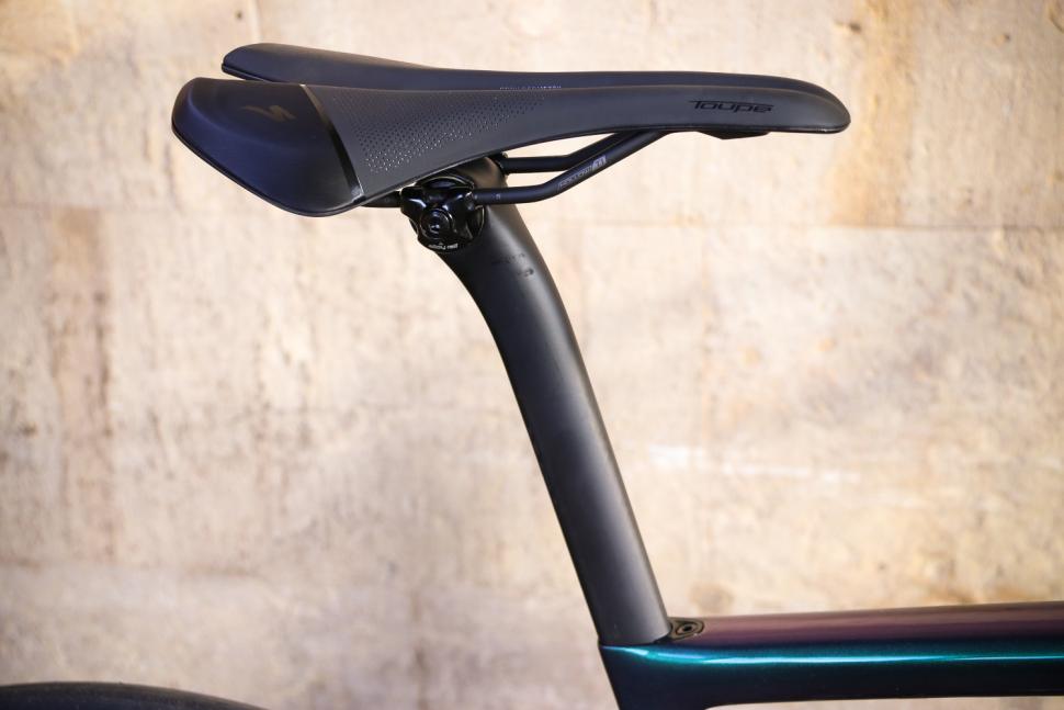 Specialized Tarmac SL 6 Pro - saddle and post.jpg