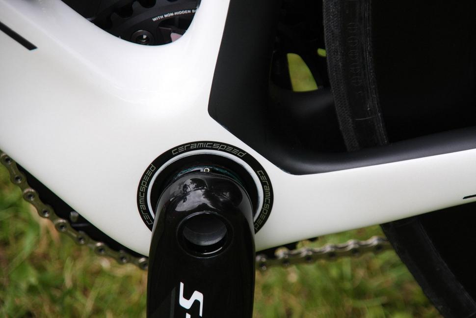 Specialized Venge ViAS Disc Etap - bottom bracket.jpg
