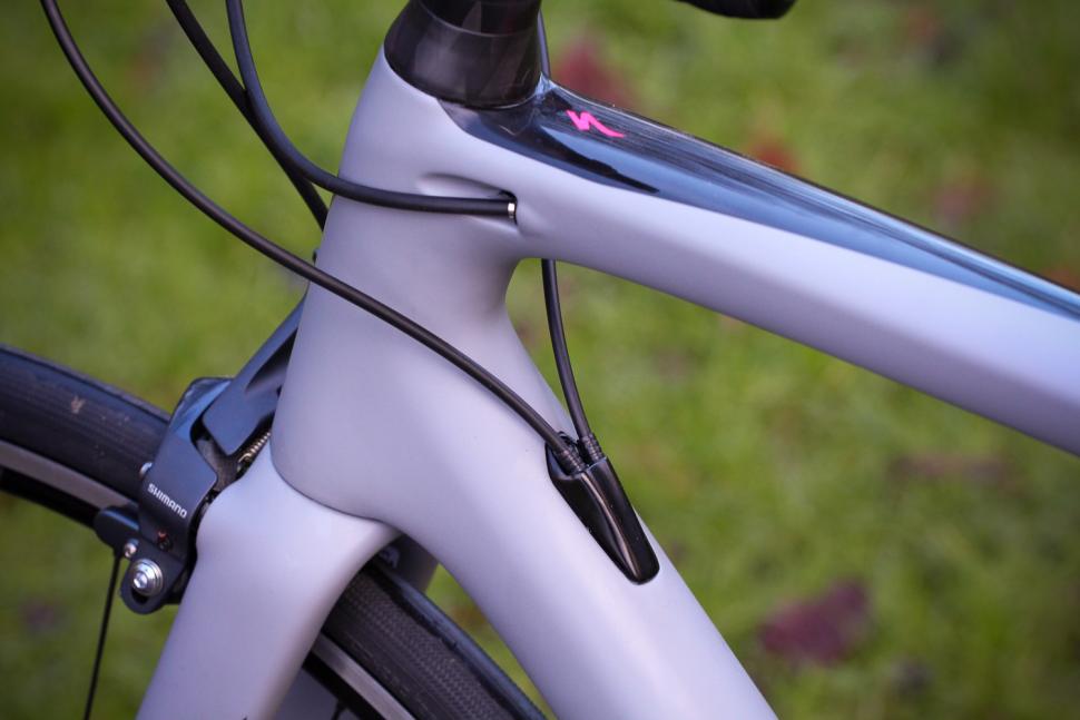 Specialized Womens Tarmac SL6 - cable routing.jpg