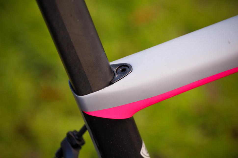 Specialized Womens Tarmac SL6 - seat post clamp.jpg