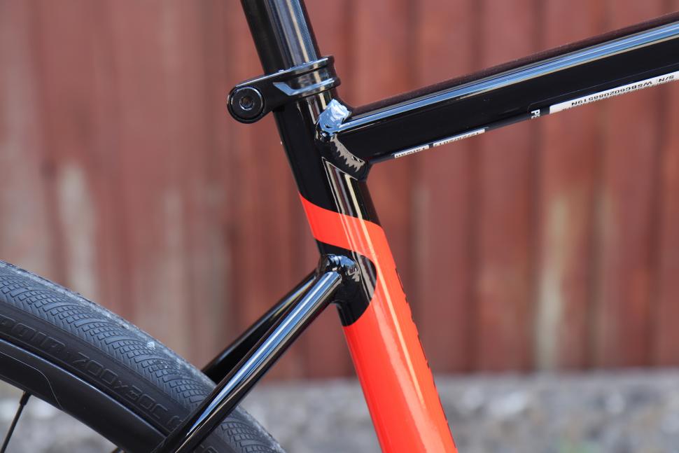 specialized_diverge_e5_sport15.jpg