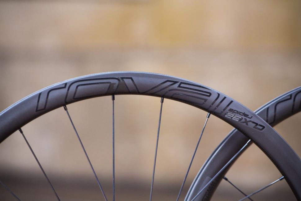 specialized_roval_clx_32_disc-650b_set_-_rim.jpg
