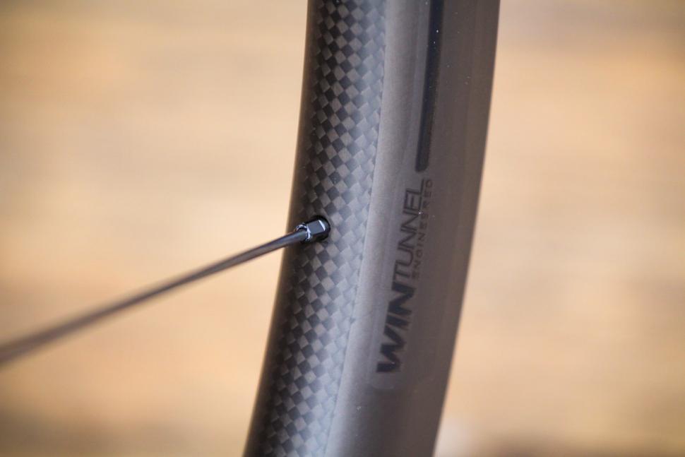specialized_roval_clx_32_disc-650b_set_-_spoke_nipple.jpg