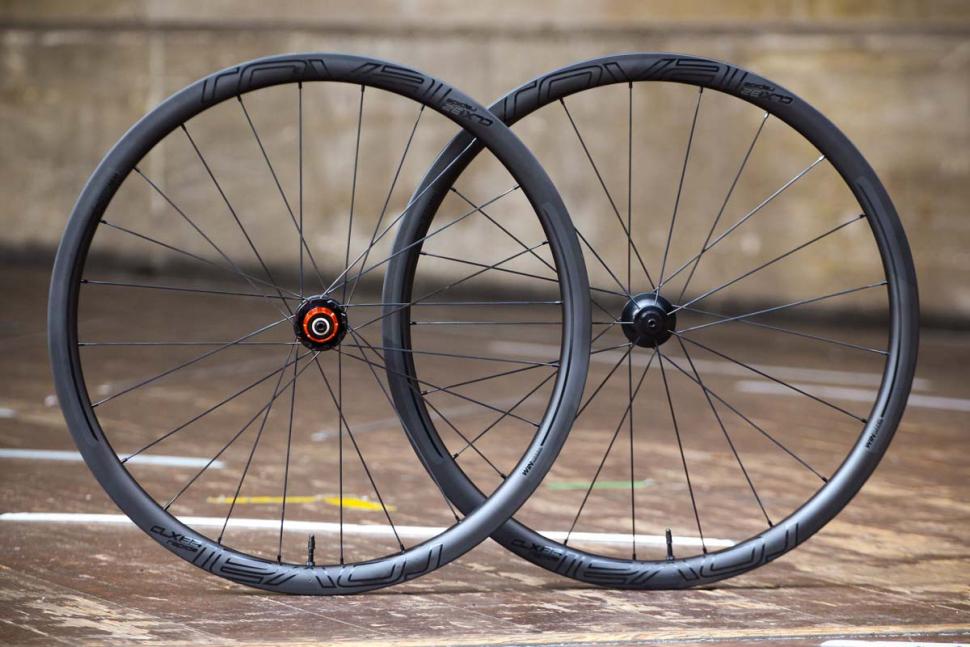 specialized_roval_clx_32_disc-650b_set.jpg