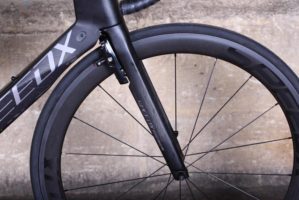 SpeedX Leopard Pro - fork.jpg