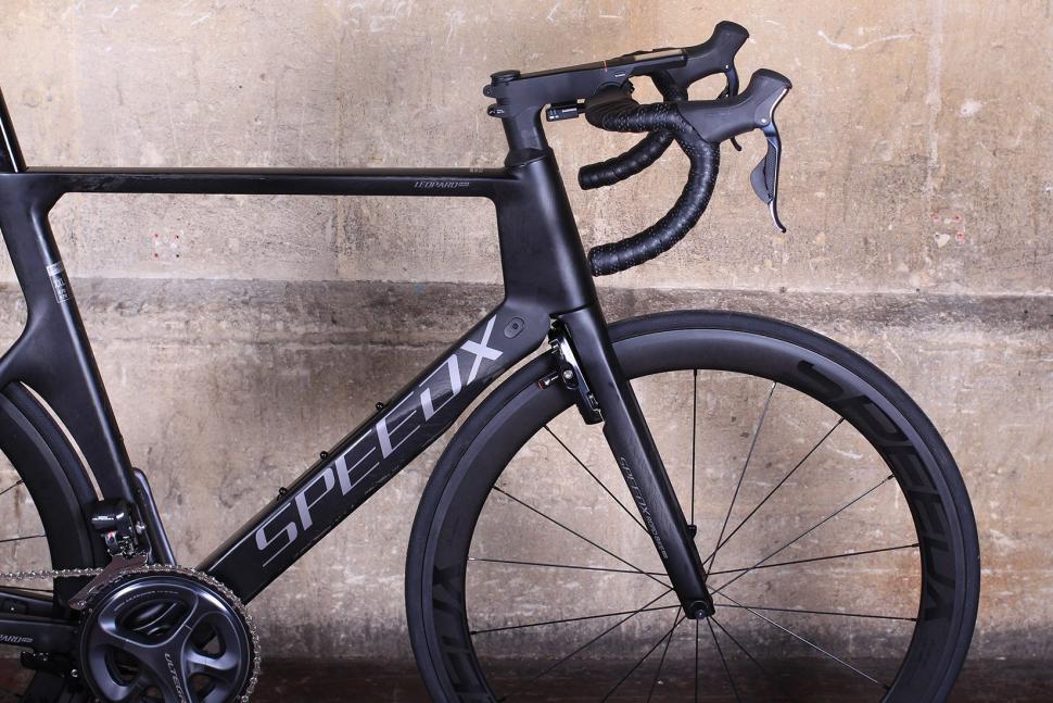 SpeedX Leopard Pro - front.jpg