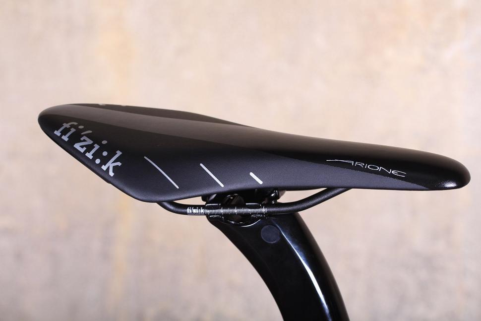 SpeedX Leopard Pro - saddle.jpg