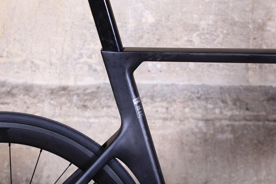 SpeedX Leopard Pro - seat tube junction.jpg