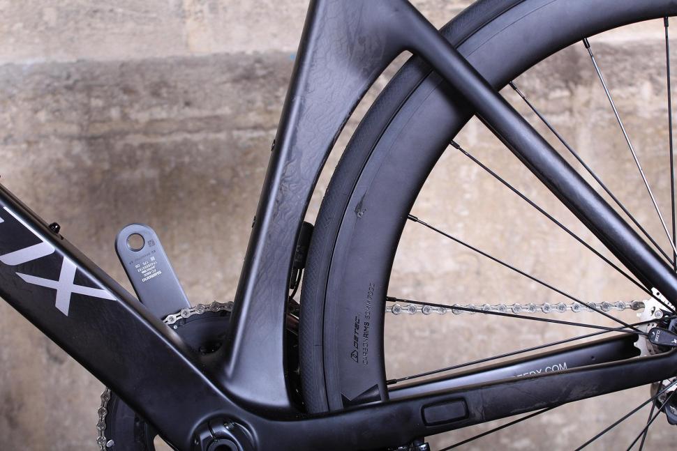SpeedX Leopard Pro - seat tube.jpg