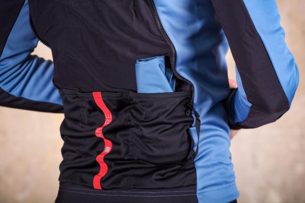 Sportful Fiandre Cabrio Jacket - panel in pocket.jpg