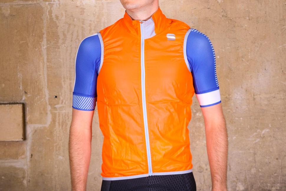Sportful Hot Pack Easylight Vest - front.jpg