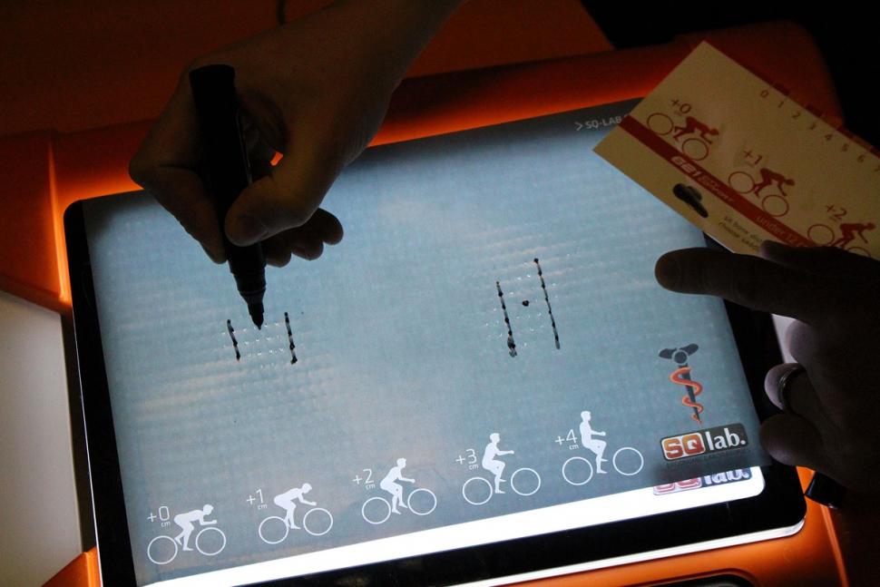 SQLab saddle fitting - measuring 2.jpg