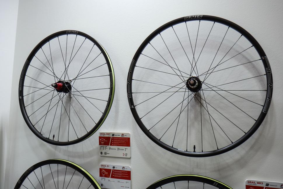 stans_grail_carbon-1.jpg