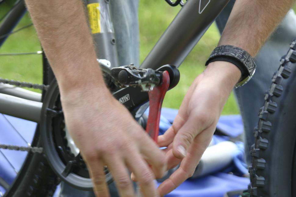 Steve attaching a pedal - Steve Thomas SINGLE USE ONLY