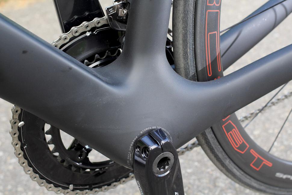Storck Fascenario.3 - bottom bracket.jpg