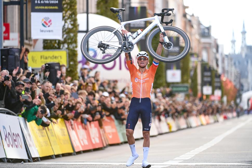 Mathieu van der Poel wins 2024 world gravel championships (Simon Wilkinson/SWpix.com)