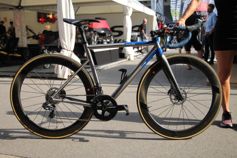 T Red road bikes - 1.jpg